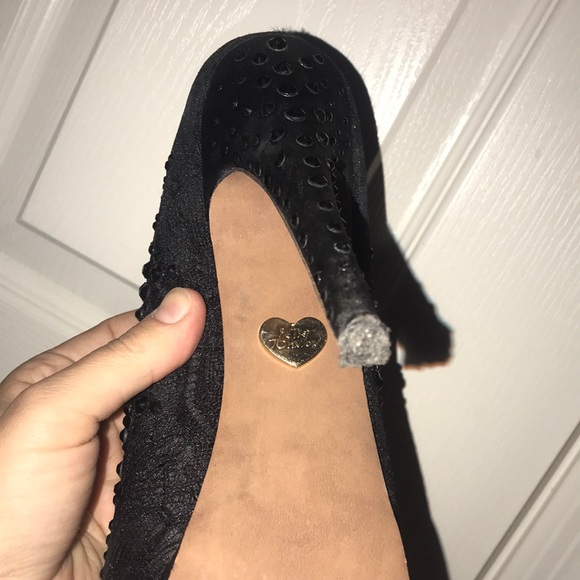 Betsy Johnson 9.5 Black Studded Heels - Picture 4 of 8